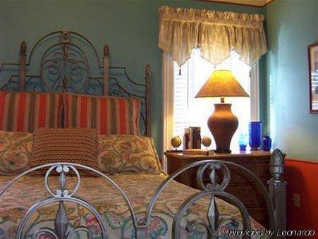 Hidden Garden Cottages & Suites Saugatuck Rom bilde