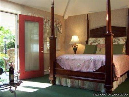 Hidden Garden Cottages & Suites Saugatuck Rom bilde
