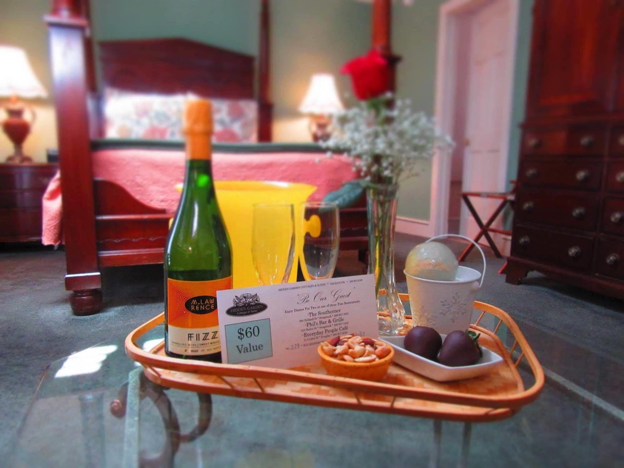 Hidden Garden Cottages & Suites Saugatuck Eksteriør bilde